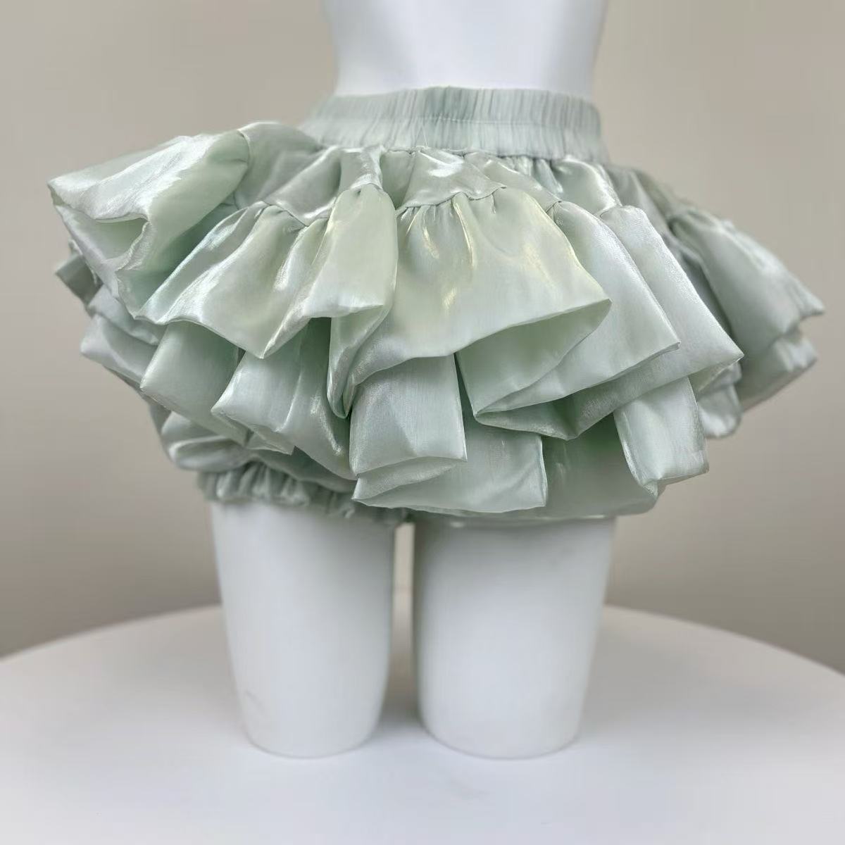 New Sweet Girl Pearl Satin Puff Skirt for Women, White Lolita Ballet Style High-Waisted Slimming Ruffle Skirt