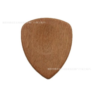 Трансграничное Специально для гитары Guitar Pick из массива дерева с двумя канавками Рулевая щетка любовь