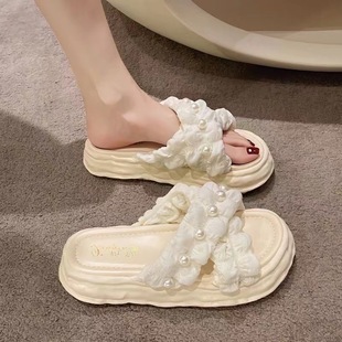 Sandals and Slippers Women's Summer 2025 New Thick-soled Beach Sandals Internet Celebrous Women's Casual Lazy Fashionable Slides