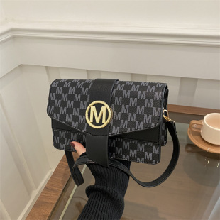 French Niche Underarm Bag Women's 2025 Spring New Simple Crossbody Bag Fashionable Shoulder Bag Casual Small Square Bag