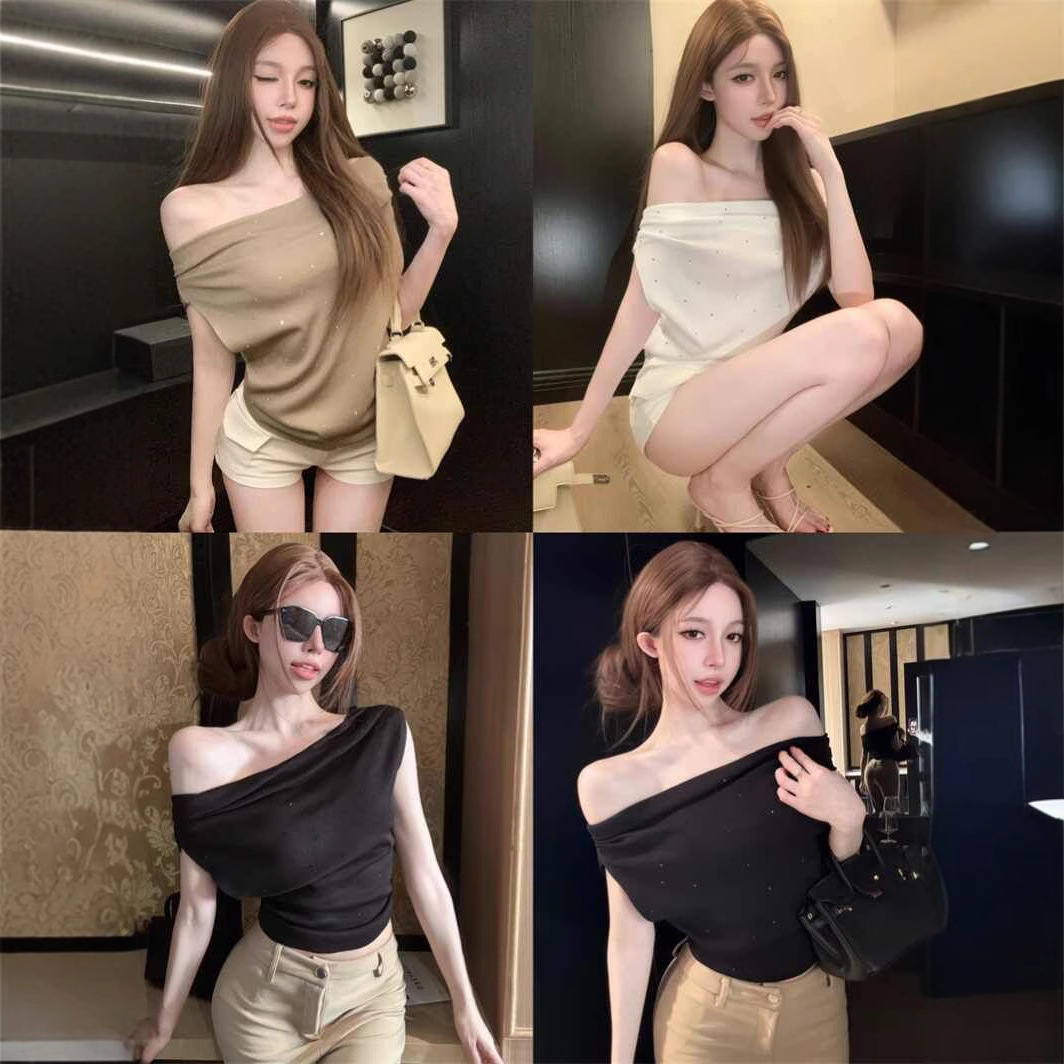 여름 디자인의 여성용 불규칙한 핫 다이아몬드 슬로프 숄더 반팔 니트 티셔츠 슬림 화이트 슬리밍 퓨어 러스틱 탑