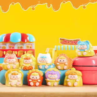 Creative warm heart small party blind box hand doll tide play small ornaments children's toys holiday gifts factory direct