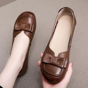 Spring Genuine Leather Shoes for Women, Soft-Soled Soft Leather Black Leather Shoes, Slip-On Women's Shoes, Middle-Aged and Elderly Mother's Shoes, Non-Slip Shoes