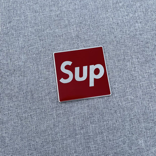 Приливная бренд Supreme Светоотражающие автомобильные наклейки Тенденция личность маскирует декоративные наклейки