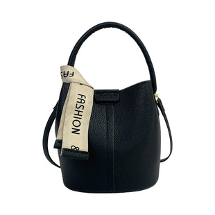 2025 New Niche High-end Sense Contrast Color Stitching Shoulder Bag Fashion Stylish Casual Bucket Bag All-match Crossbody Bag