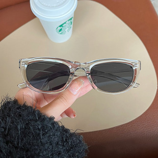 Retro black cat eye hot girl European and American sunglasses women's fashionable high-grade ins small face UV-proof sunglasses cross-border