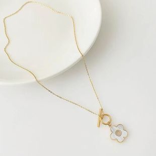 Titanium Steel Necklace Five-petal Flower Necklace Women's New Fashionable Niche Otter Buckle Small Fresh White Fritillaria Five-pointed Star Necklace