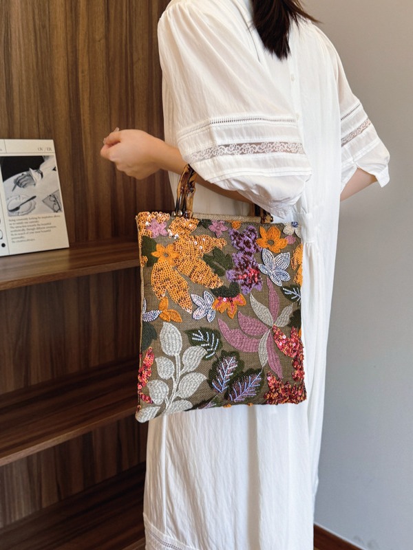 Cross-border new bamboo handbag high-end sense color sequins vintage ladies hand heavy embroidery fashion evening bag