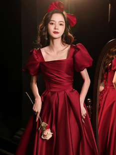 Тостное платье Bride Red 2023 Новое Petite в большом свадебном обручальном платье принцессы Платье задней двери