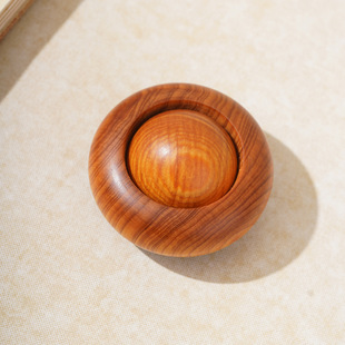 Taihang Yabai is running from time to time. Hand-held pieces are transferred to beads. Solid wood products for men and women. Wooden crafts wholesale