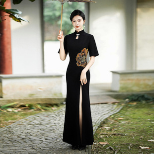 Желтый длинный улучшенный cheongsam новый 2024 молодой женщины ретро темперамент подиум платье платье летнее платье