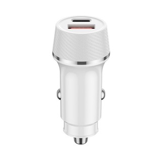 Super fast charging car charger USB smart fast charging car carbon fiber pattern mobile phone tablet universal multi-port