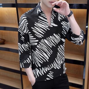 Summer Men's Short-sleeved Floral Shirt V-neck Korean Fashionable Half-sleeved T-shirt Summer Striped 5-point Loose Yi Heng
