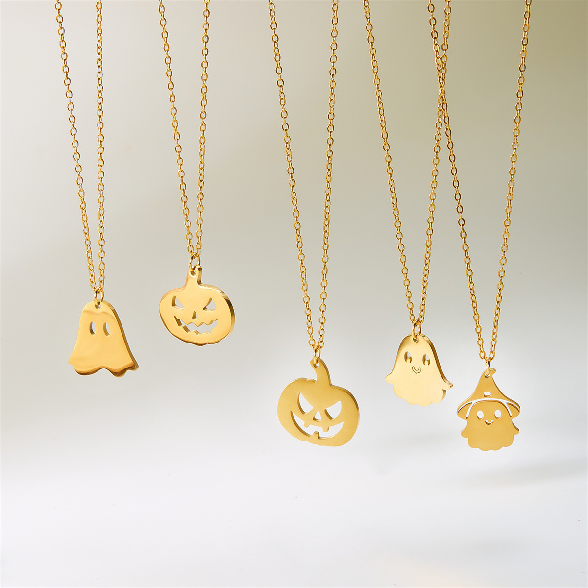 European and American Style New Halloween Ghost Necklace, Fashionable and Unique Stainless Steel Pumpkin Spider Pendant Clavicle Chain
