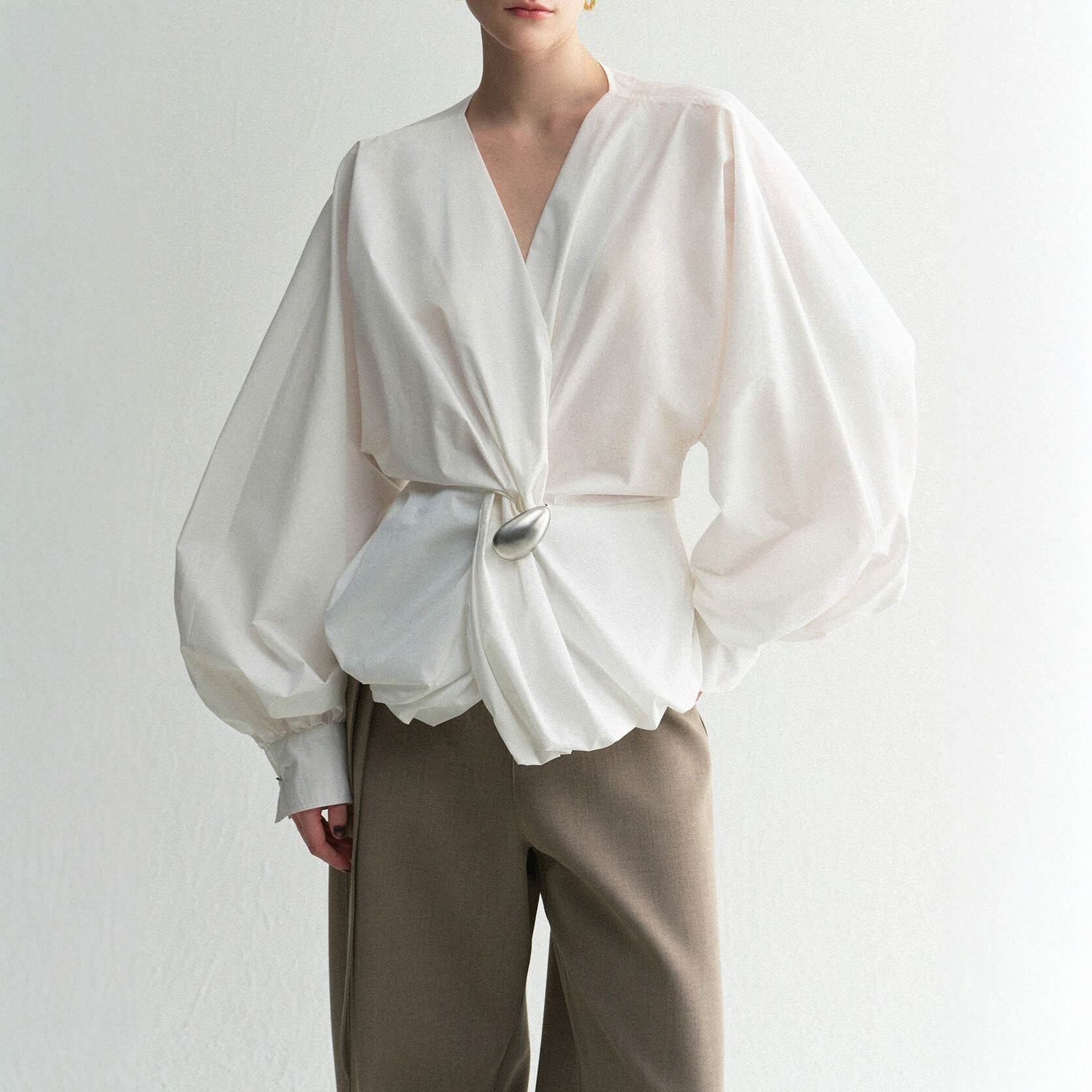 2026 Spring New Arrival Cotton Blend Irregular Button-Down Waist-Defining Tulip Shirt