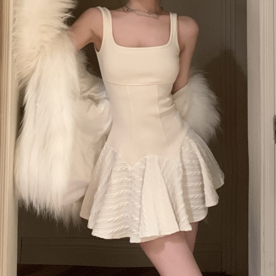 White Spaghetti Strap Dress for Women, Spring and Autumn, Pure Desire Ballet Style, Patchwork Skirt, Fishbone Waist-Cinching, Puffy Short Skirt