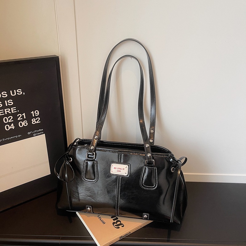Korean Style Casual Retro Bag for Women 2026 Spring New Commuter Shoulder Underarm Bag Fashionable Hand-Held Tote Bag