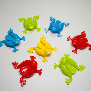Children's bouncing frog plastic children's toy frog baby kindergarten puzzle will jump frog small toy