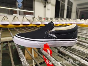 Factory wholesale Vance black warrior solid color slip-on canvas shoes for men and women casual fashion canvas vulcanized shoes board shoes