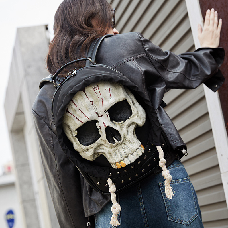 Guangzhou cross-border Amazon rivet backpack Halloween 3D funny personality skull men and women backpack wholesale