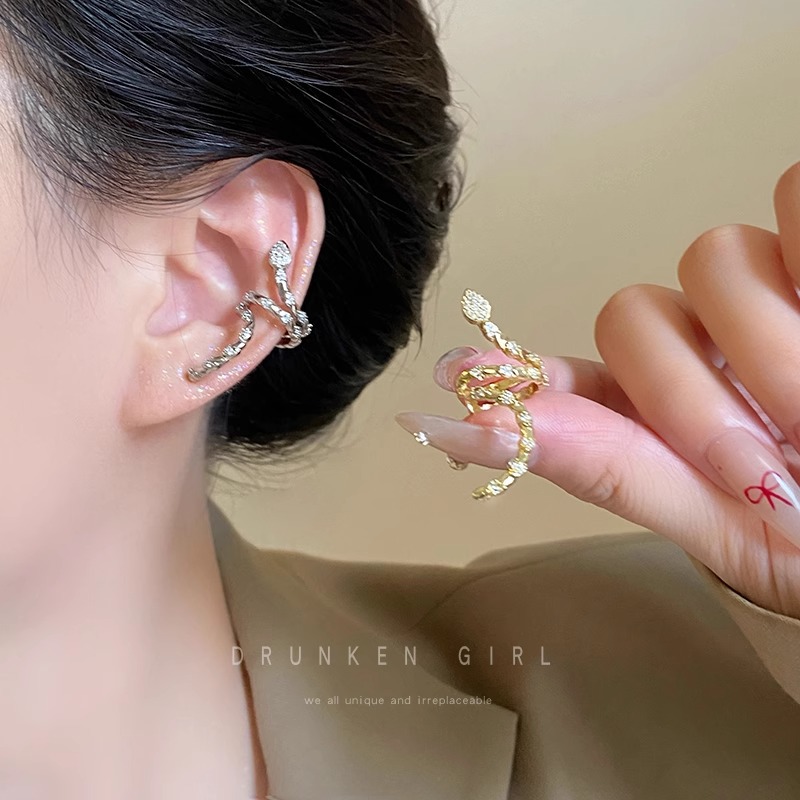 Serpentine Ear Bone Clip Women's Niche Design High-end Sense Delicate Ear Clip Earrings Light Luxury Unique Distinctive Earrings