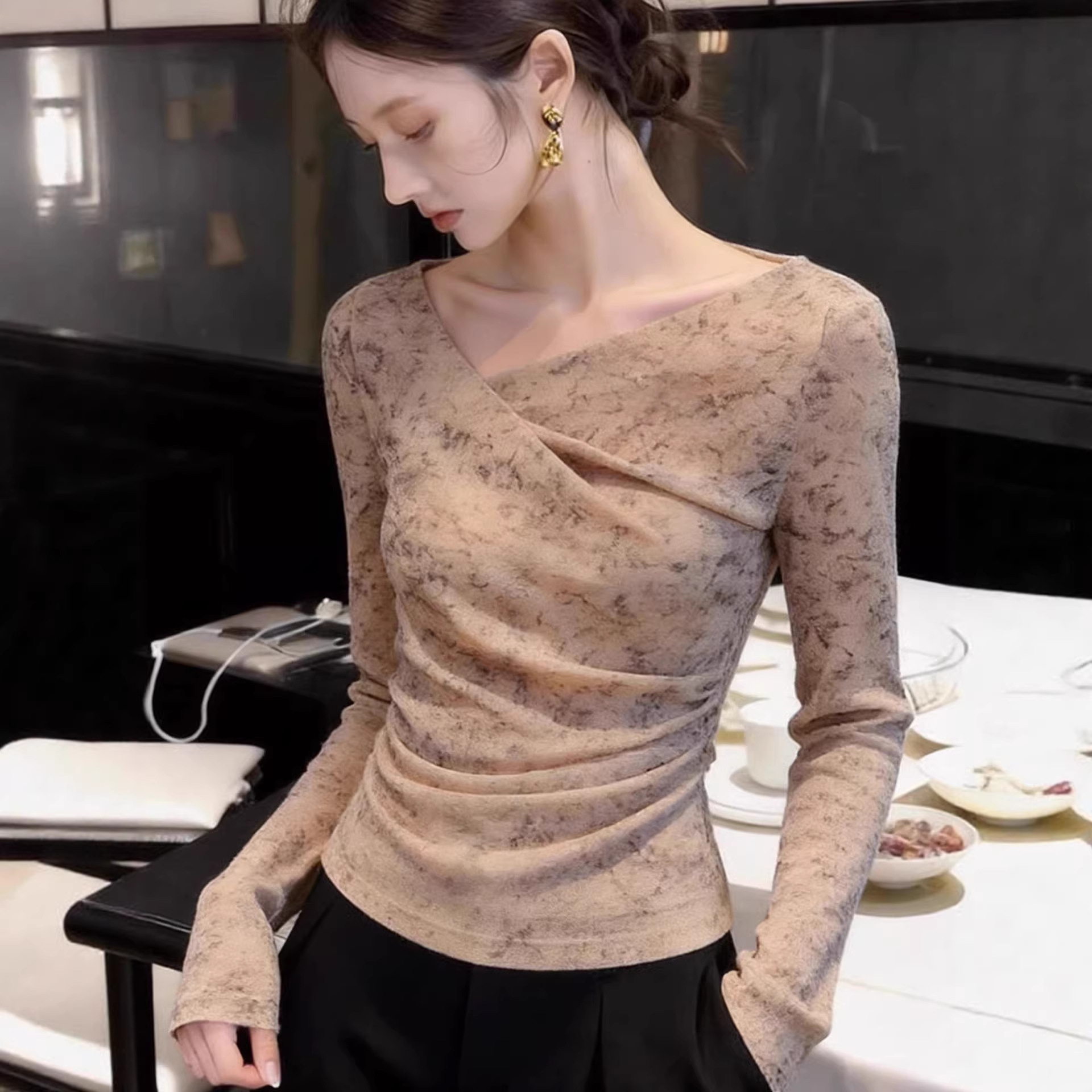 French retro style, irregular asymmetrical collar, floral design, unique and exquisite long-sleeved mesh cover-up.
