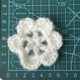 White Cashmere 5cm Line Flower Hand Hook Three-dimensional Flower Auxiliary Flower Camellia Flower Clothes Accessories Crocheted Fluffy Flower