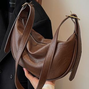 Niche design bag women's large capacity 2023 new autumn versatile shoulder messenger bag retro popular dumpling bag