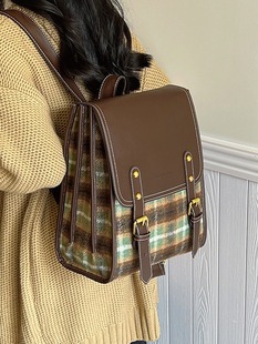 Large capacity bag 2023 new casual retro backpack women's portable all-match schoolbag high-grade sense out backpack