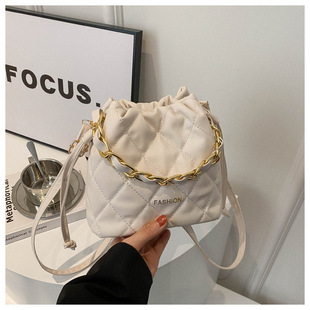 Diamond embroidery thread large capacity 2024 casual solid color new trendy retro chain shoulder crossbody portable bucket bag
