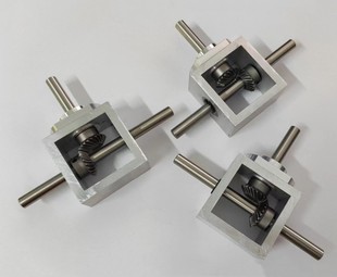 Small modulus double output bevel gear reduction box 1:1 square simple spiral bevel gear box T-shaped aluminum housing shaft 8