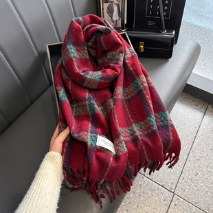 Scarf Women's Winter 2024 New Tassel Korean Style High-end Autumn and Winter Atmosphere Warm Plaid Scarf Women's Foreign Trade Scarf