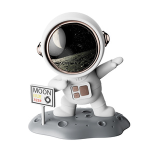Desktop Space Astronaut Bluetooth Card Speaker High Sound Quality Mini Decoration Smart Speaker for Male and Female Friends