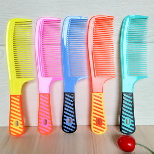 M42 one yuan hair comb A9 comb plastic color comb comb factory direct supply one yuan daily necessities supply