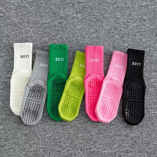 Cross-border mid-tube yoga socks fitness floor socks trend sports sweat-absorbent breathable shark pants Pilates socks wholesale