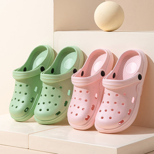 Summer Couple's Shoes with a Sense of Stomp and Shoes EVA Hole Shoes Personalized Outwear Women's Sandals and Slippers Casual Fashion Beach Shoes for Men