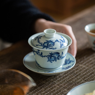 Antique three Cai cover Bowl blue and white glazed red tea bowl single household non-scald handmade ceramic kung fu tea set