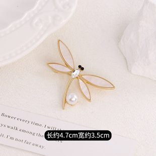 New Year's Fritillaria Pearl Brooch Dragonfly Butterfly Corsage High-end All-match High-end Sense Pin Anti-light Personalized Accessories