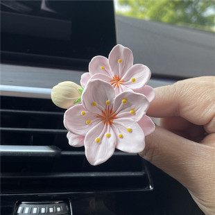 Car aromatherapy air conditioner air outlet clip gypsum peach blossom car odor removal perfume clip Internet celebrity car aromatherapy clip