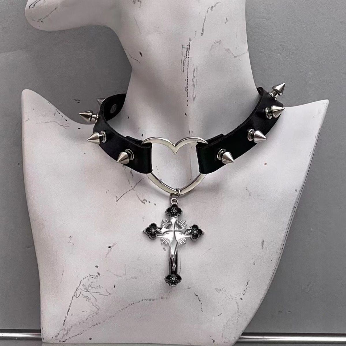 Cross Punk Rivet Leather Necklace Y2K Subculture Millennium Sexy Stylish Choker Lolita