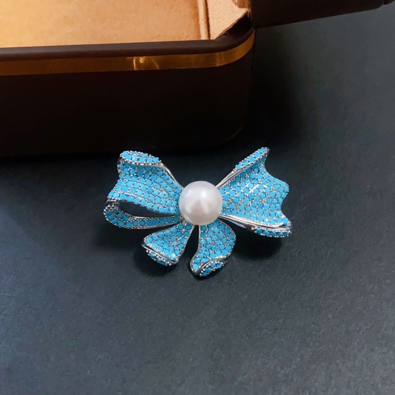 High-End Niche Turquoise Bow Brooch for Women, Versatile and Elegant, Natural Freshwater Pearl Pin Accessory, Light Luxury