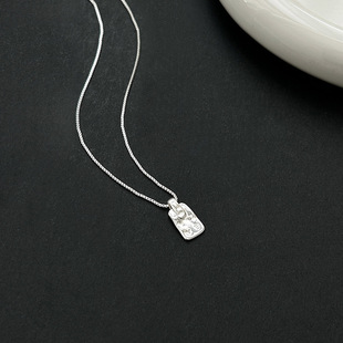 Japanese and Korean Style Design Love Alphabet Pendant Necklace Women's Light Luxury Niche Ins Personality Elegant All-match Collarbone Chain