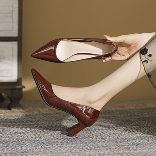 2023 New Pointed High Heel Pumps Plus Size Patent Leather All-match Women's Single-layer Shoes Extra Widened Commuter Work Shoes