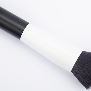 New beauty brush plastic handle flat foundation brush does not eat powder seamless BB cream powder portable makeup brush wholesale