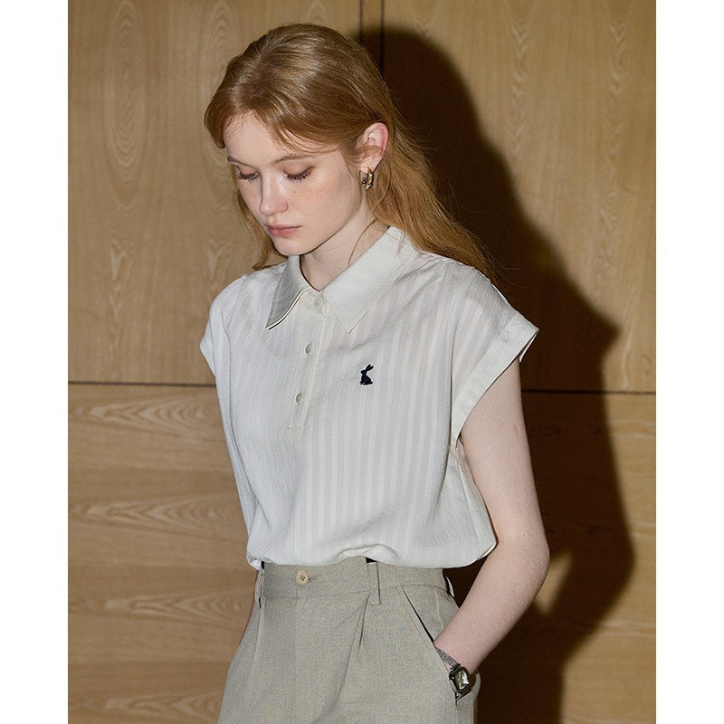 High-end, minimalist polo collar sleeveless shirt for women, new summer 2026 style, versatile and elegant embroidered top.