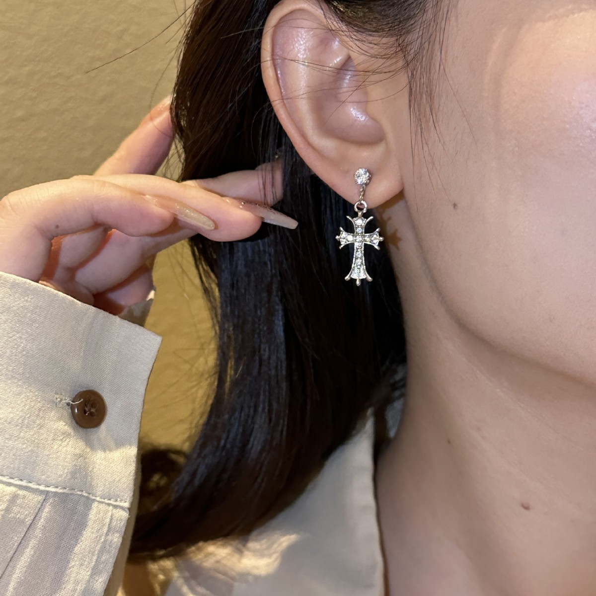 New Chinese style niche design high-grade light luxury cross earrings pendant diamond-embedded simple cross earrings for women