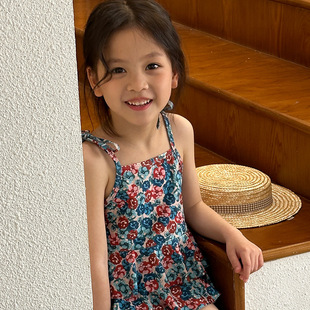 Children's Swimwear Long-sleeved Sunscreen Girls' One-piece Swimsuit Pants ks Style Split Vacation Beach Swimsuit Ins 25 Summer