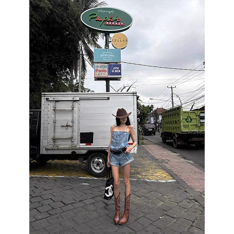 Retro Denim Jumpsuit Shorts for Women, New Summer Style, High-Waisted, Slimming, Hot Girl Style, Strapless Design, Niche Jumpsuit