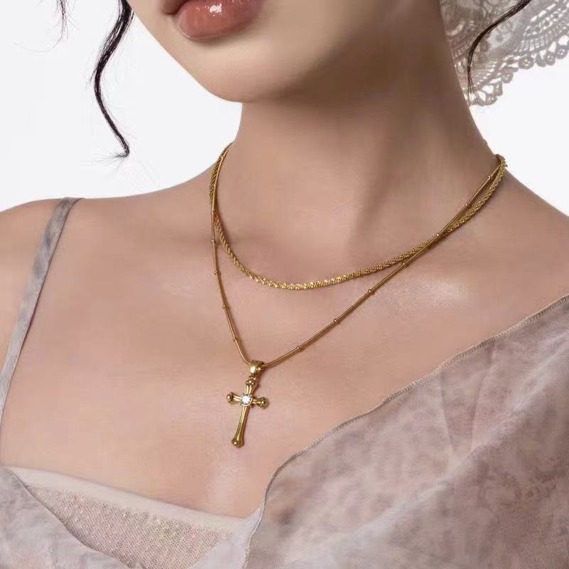 European and American Cross-Border Aliexpress Hot-Selling Fashion Simple Copper Micro-Inlaid Hollow Circle Zircon Cross Necklace