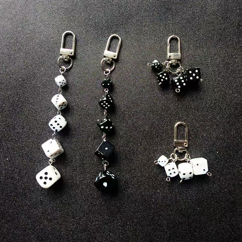 New Black and White Size Dice Keychain Simple Door Buckle Ins Mobile Phone Chain Keychain Bag Pendant Pendant